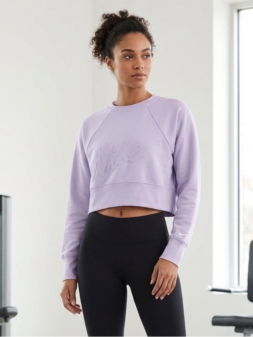 Nike Dri-FIT Lavender Cropped Sweatshirt XS Embossed Script Logo Pullover